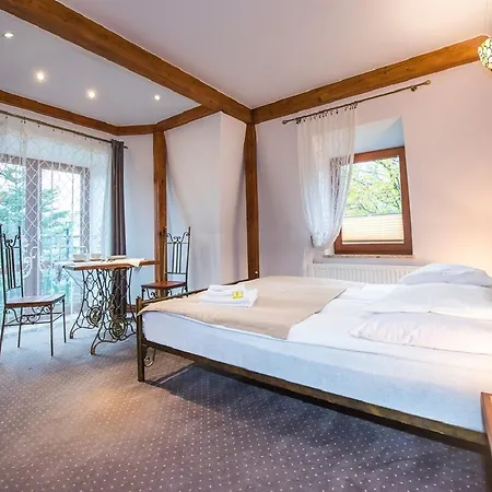 Akacja Bed & Breakfast 3*