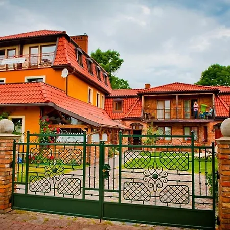 לינה וארוחת בוקר Akacja וובה